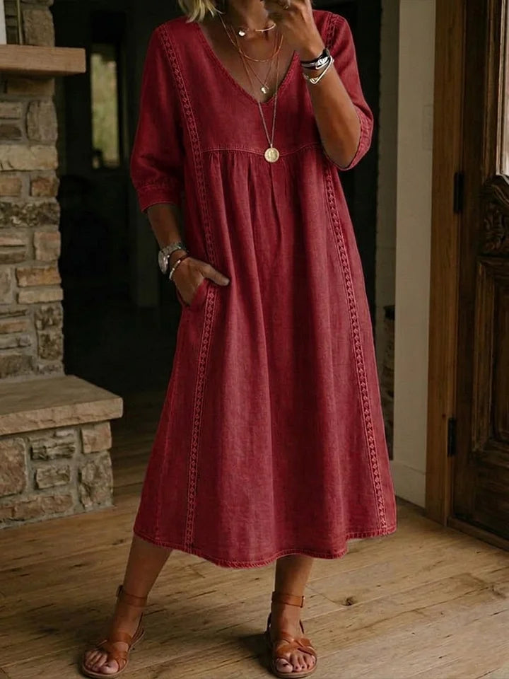 Vestido solto e casual com patchwork, renda, linho e algodão.