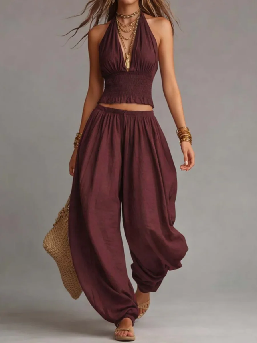 Conjunto sexy boho de duas peças com top de alças e calças pantalona.