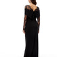 Vestido comprido evasé com detalhes em renda preta