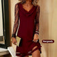 Vestido feminino elegante com mangas de renda e decote drapeado