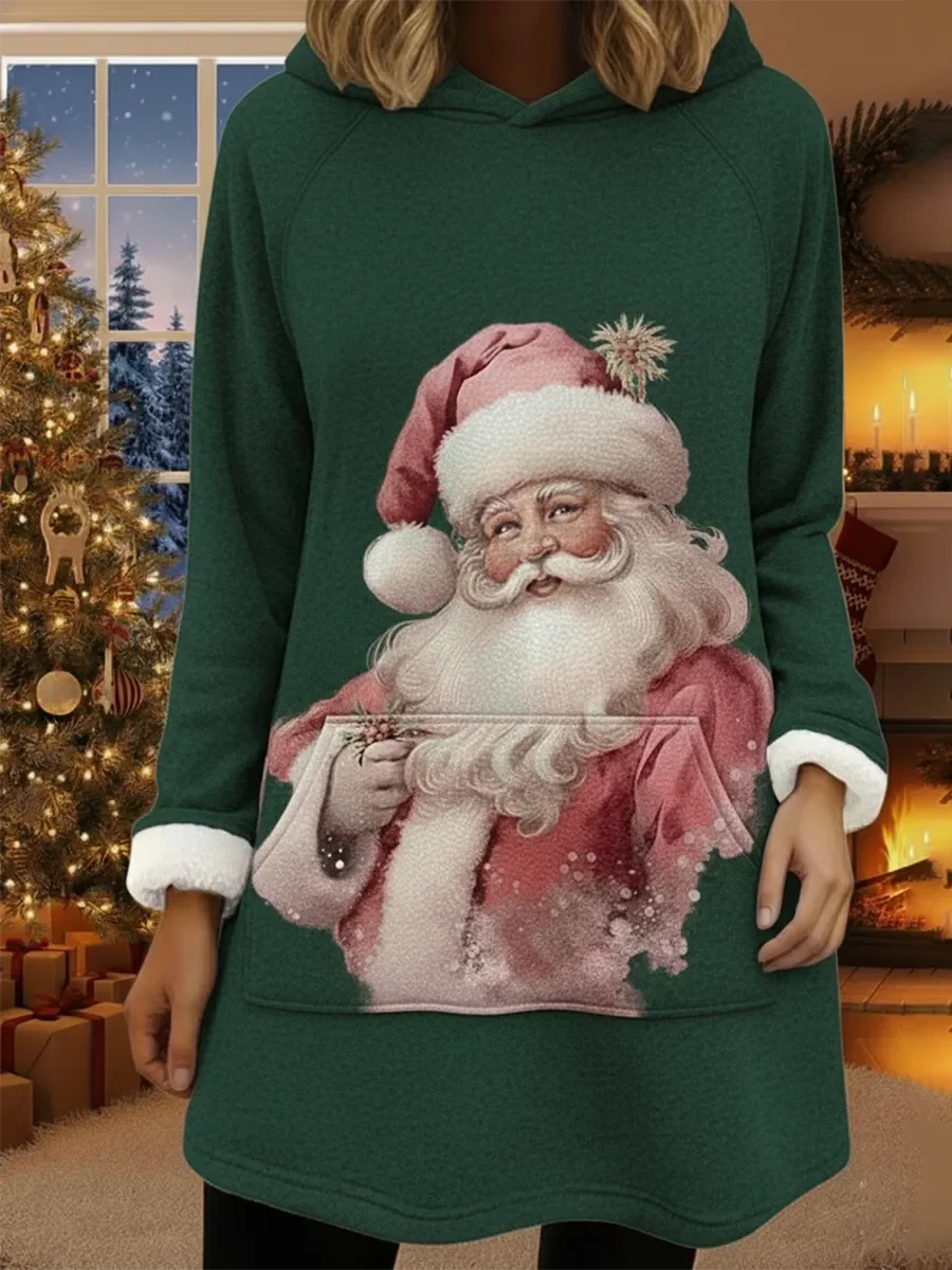 O casaco comprido e largo com capuz apresenta um estampado de Pai Natal