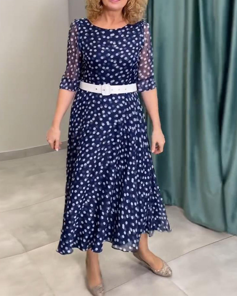 Vestido de manga curta em chiffon com bolinhas