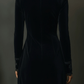 Vestido vintage em veludo preto com bordados e detalhes em renda