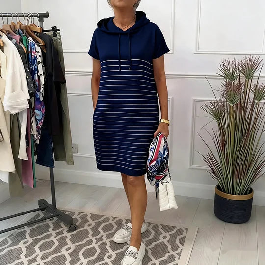 Vestido casual com capuz e alças