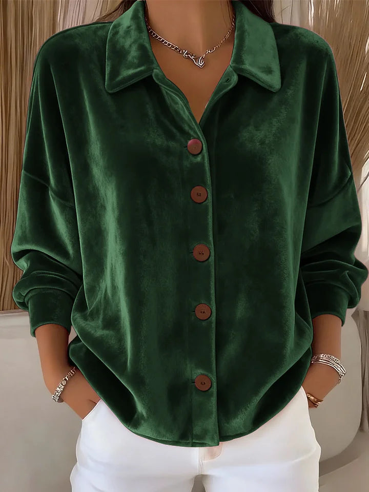 Blusa elegante em veludo com abotoamento simples