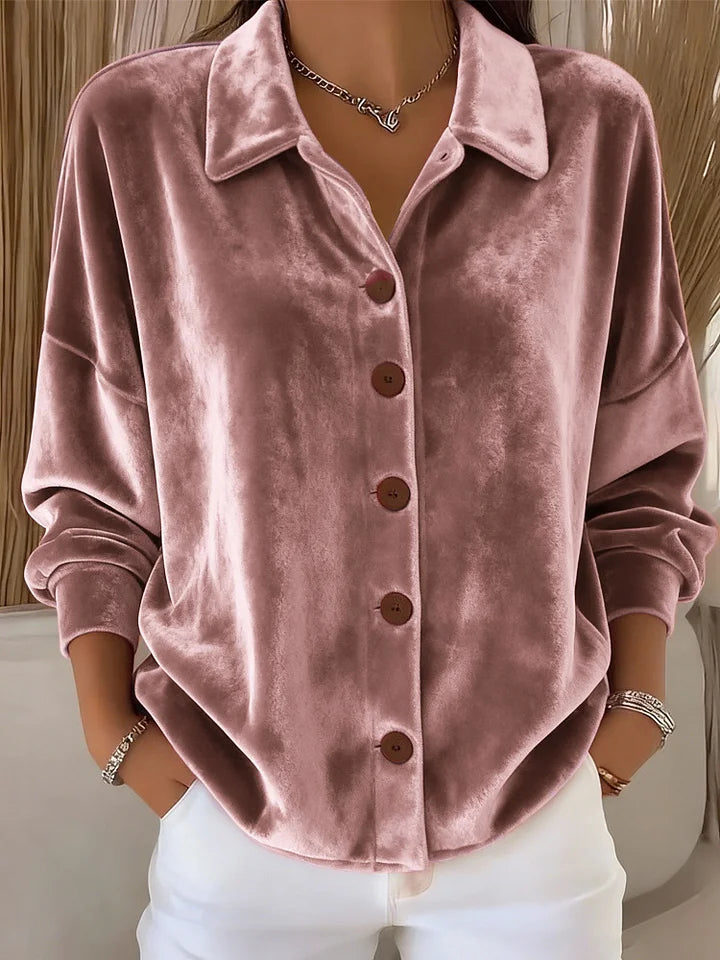 Blusa elegante em veludo com abotoamento simples