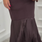 Vestido elegante de mangas compridas com gola redonda