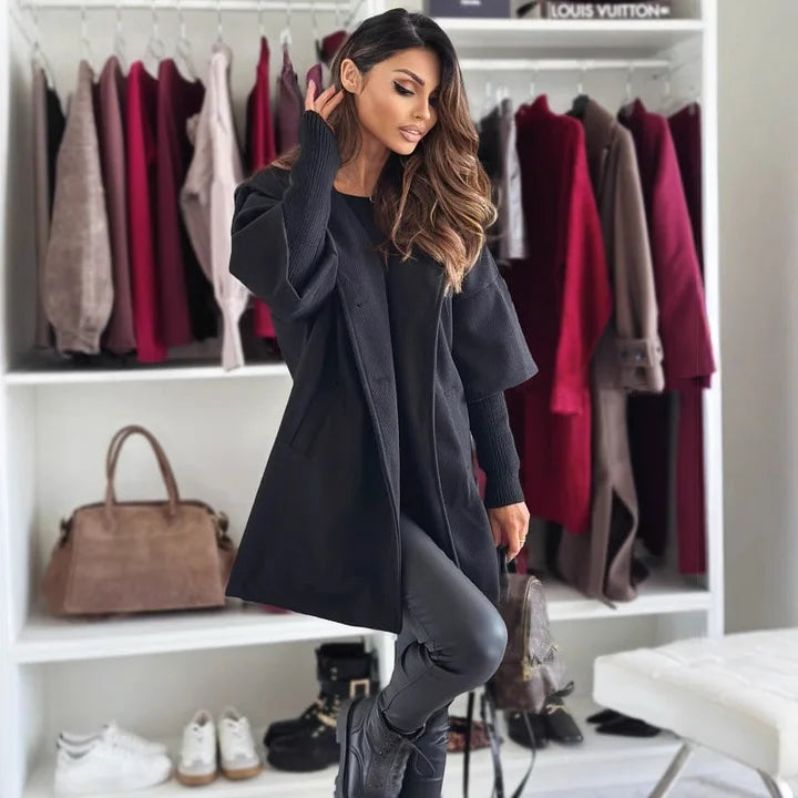 Casaco feminino elegante com capuz
