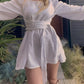 Vestido em linho e algodão com atilhos na cintura