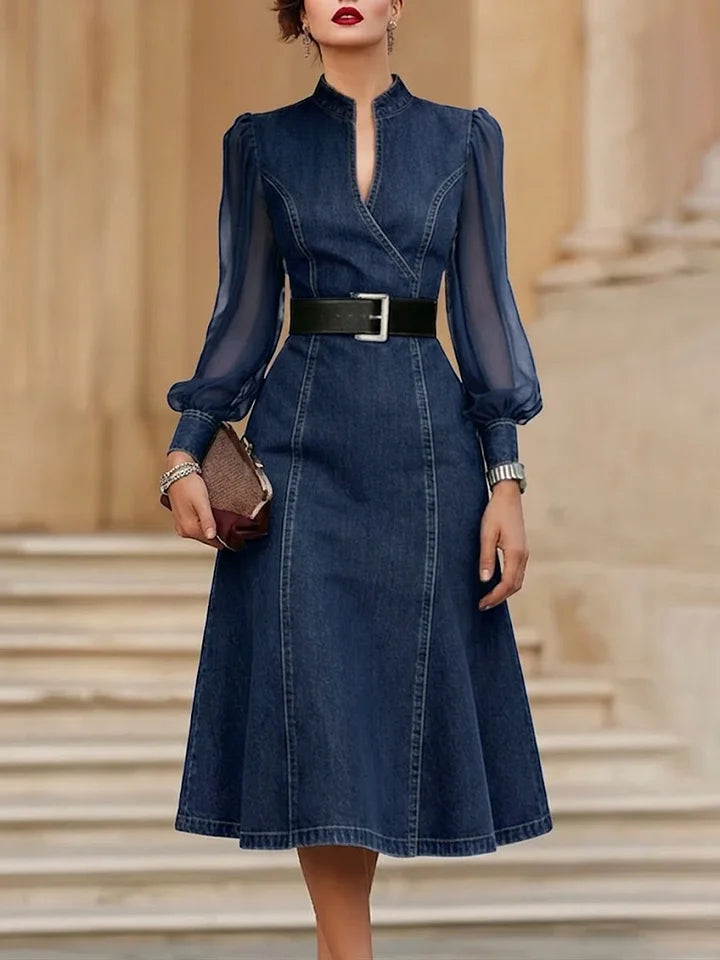 Vestido de ganga elegante com painéis de organza nas mangas