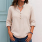 Blusa casual para mulher com decote em V e fecho de botões