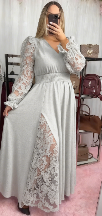 Vestido comprido bordado com gola alta