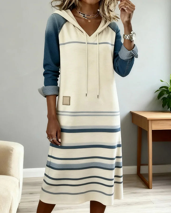 Vestido com capuz às riscas e colorido
