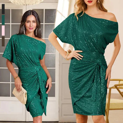 Um vestido de lantejoulas que atrai todos os olhares com as suas curvas irresistíveis e confiança inigualável