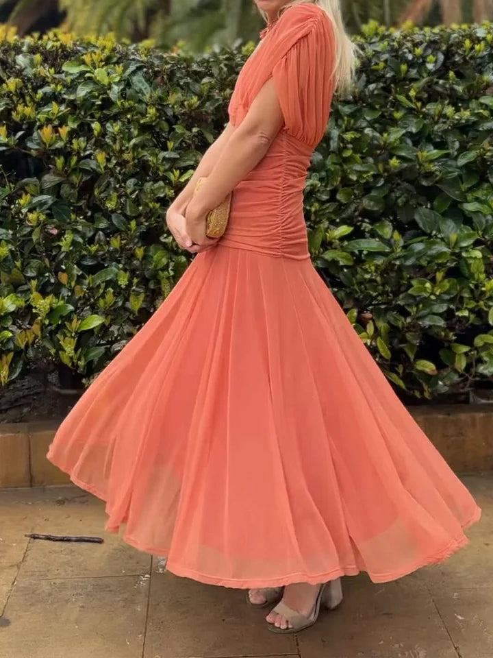 Vestido elegante de chiffon para mulher