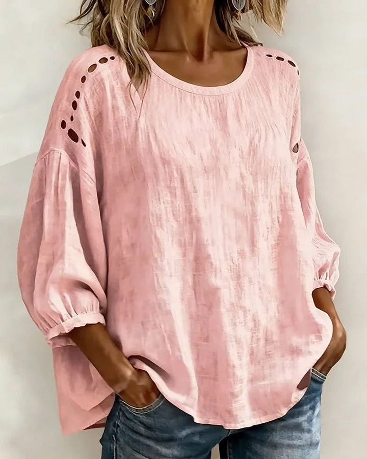 Blusa de menina vazada em linho e algodão