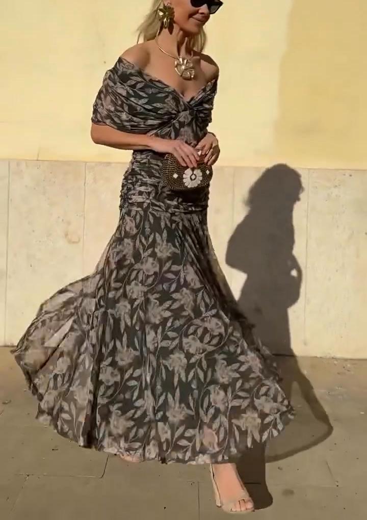 Vestido estampado para menina com decote em V e ombros de fora