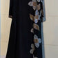 Vestido casual com decote redondo e estampado de strass