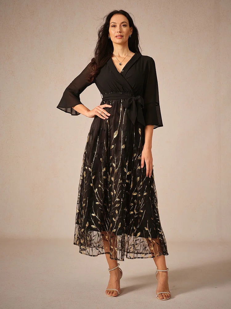 Vestido midi bordado com lantejoulas douradas