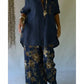 Conjunto de duas peças casual com estampado floral, composto por camisa e calças em linho e algodão