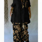 Conjunto de duas peças casual com estampado floral, composto por camisa e calças em linho e algodão