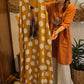 Vestido de senhora em algodão e linho, casual, largo, sem mangas, com estampado de bolinhas e gola redonda