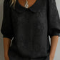 Camisa vintage com gola alta e flores bordadas