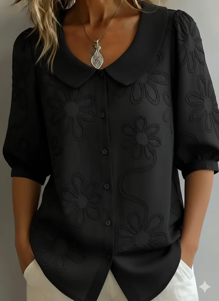 Camisa vintage com gola alta e flores bordadas