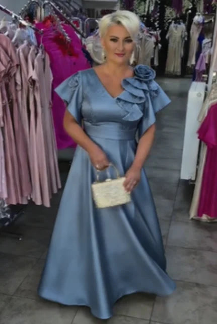 Vestido comprido com decote em V e estampado floral 3D
