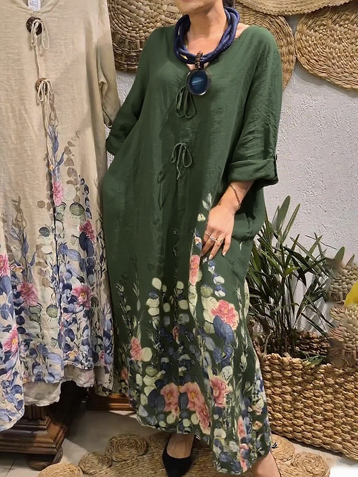 Ramo de senhora com flores, vestido solto de linho