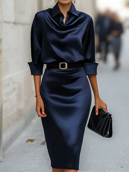 Vestido camiseiro em cetim com cinto