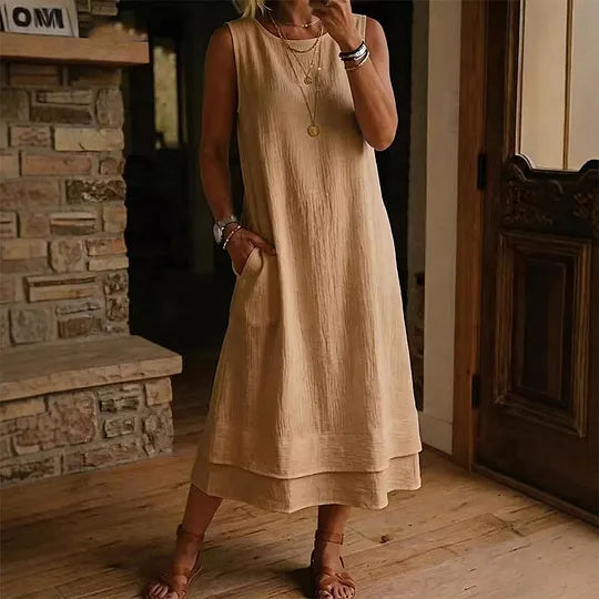 Vestido de mulher de algodão sem mangas com folhos em camadas