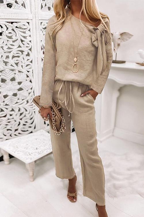 Conjunto de sweatshirt com decote em V e calças