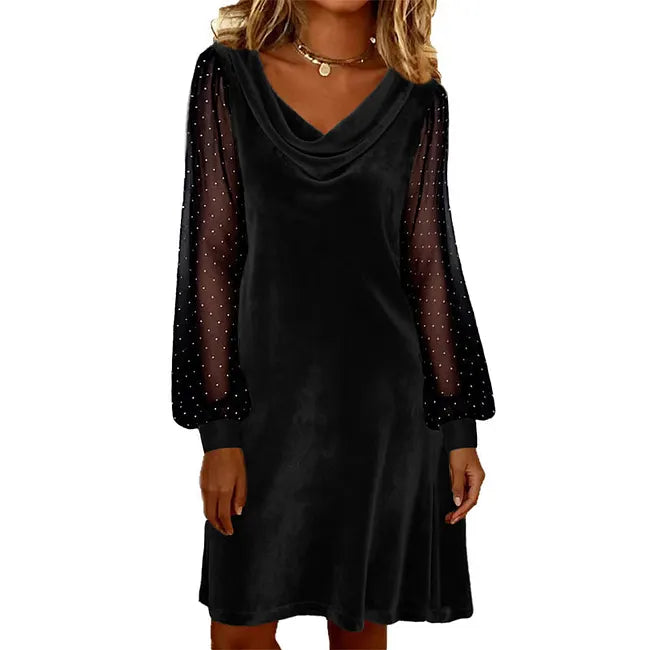 Vestido feminino elegante de malha, com lapelas e comprimento até o joelho.