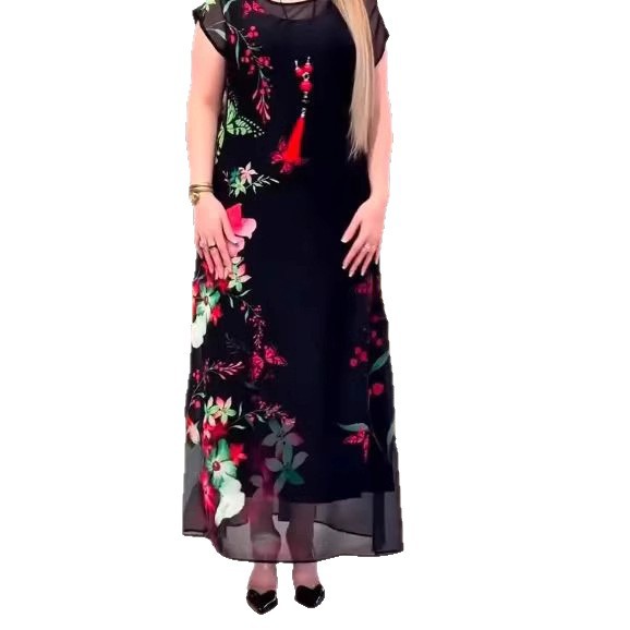 Novo vestido midi de chiffon com estampado de borboletas e manga curta