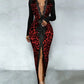 Vestido comprido justo e elegante com estampado de leopardo e decote em V profundo