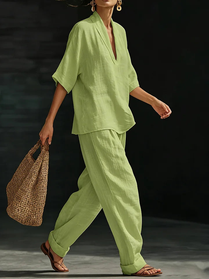 Conjunto de senhora em linho de duas peças, casual e confortável.