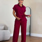 Um conjunto elegante com atilhos frontais