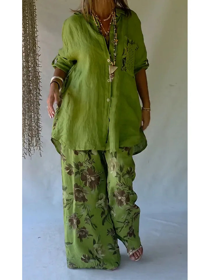 Conjunto de duas peças casual com estampado floral, composto por camisa e calças em linho e algodão