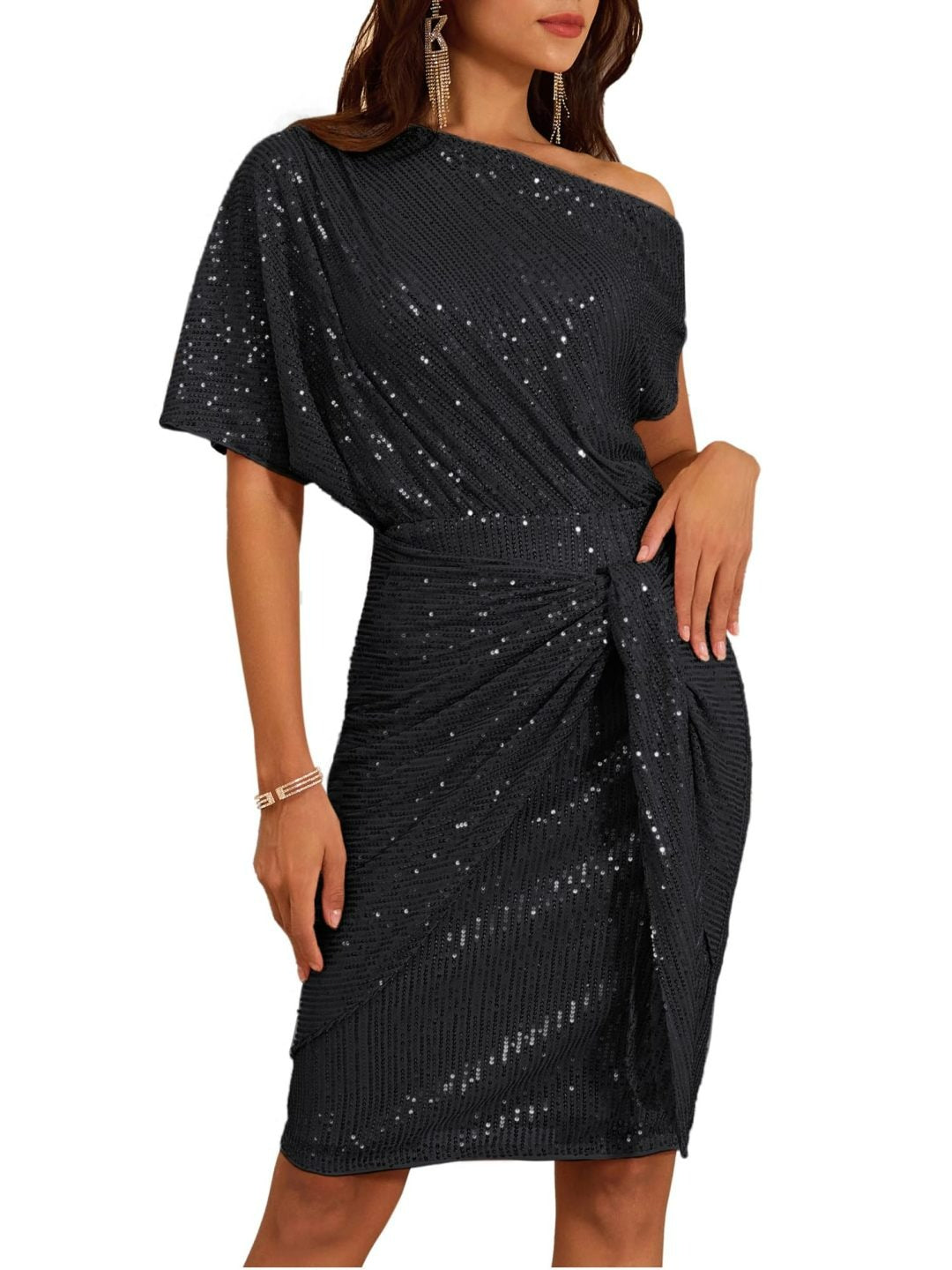 Promoção imperdível - Vestido justo de um ombro só para mulher