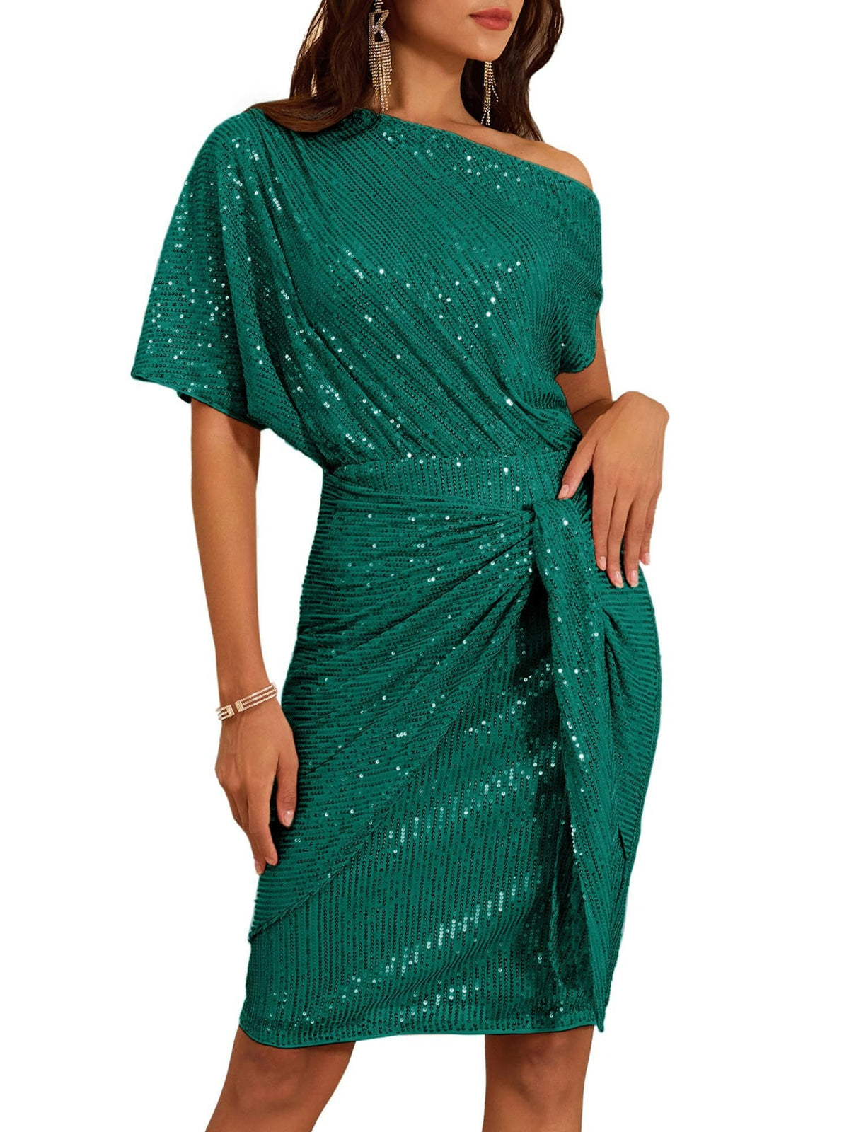 Promoção imperdível - Vestido justo de um ombro só para mulher