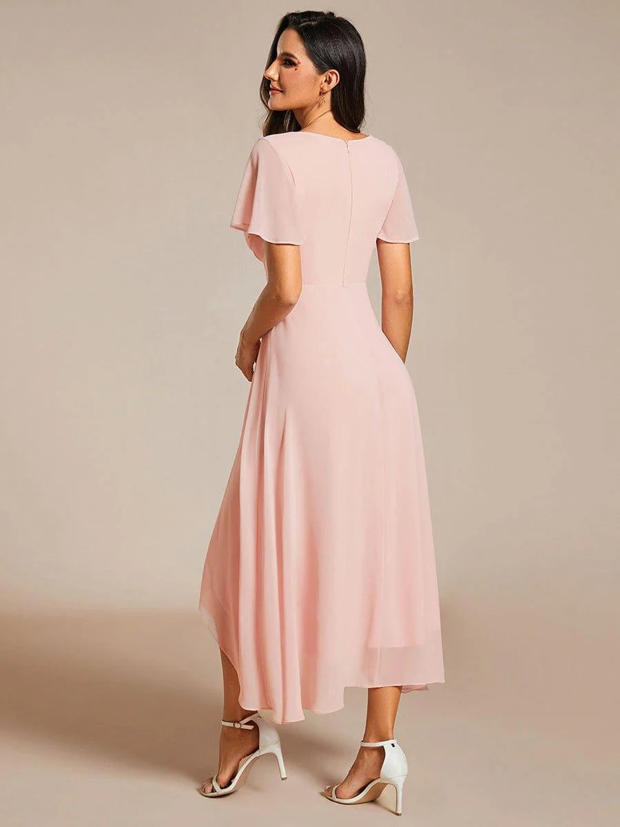 Vestido de menina com mangas franzidas e decote em V plissado
