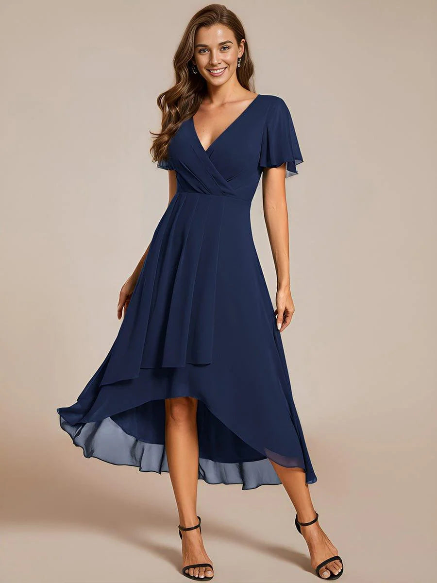 Vestido de menina com mangas franzidas e decote em V plissado