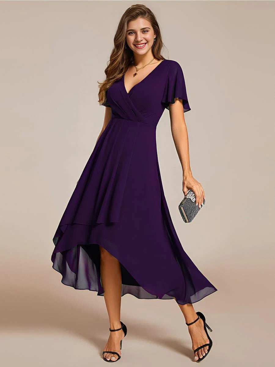 Vestido de menina com mangas franzidas e decote em V plissado