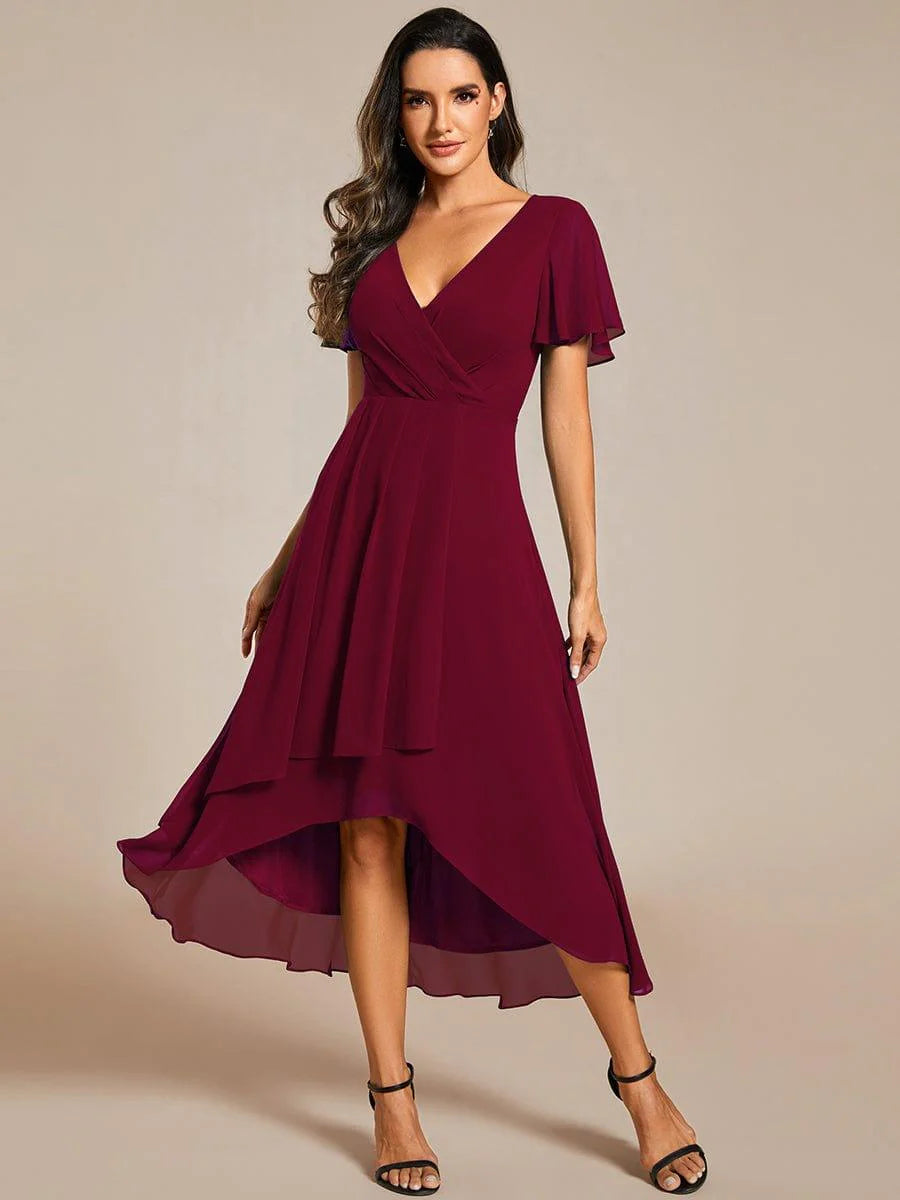 Vestido de menina com mangas franzidas e decote em V plissado