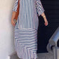 Vestido casual largo com decote redondo e racha às riscas