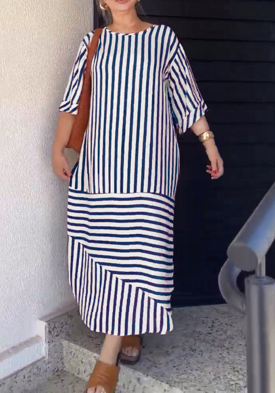 Vestido casual largo com decote redondo e racha às riscas