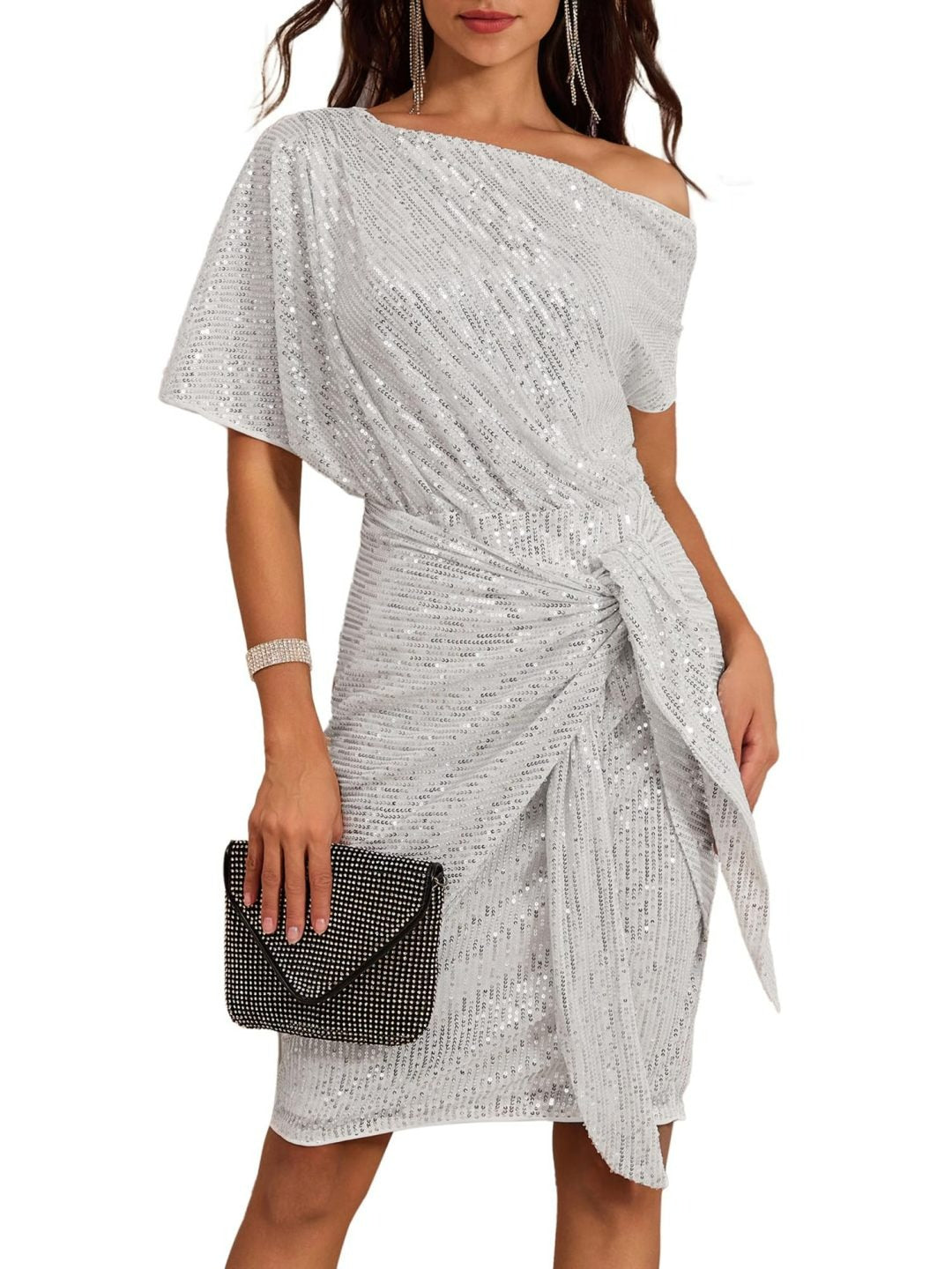 Promoção imperdível - Vestido justo de um ombro só para mulher