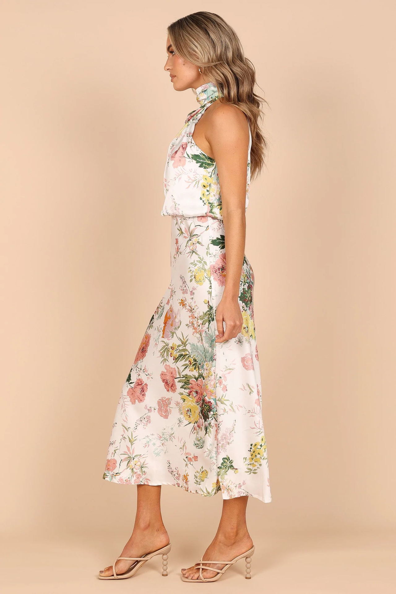 Vestido comprido com decote halter e estampado floral