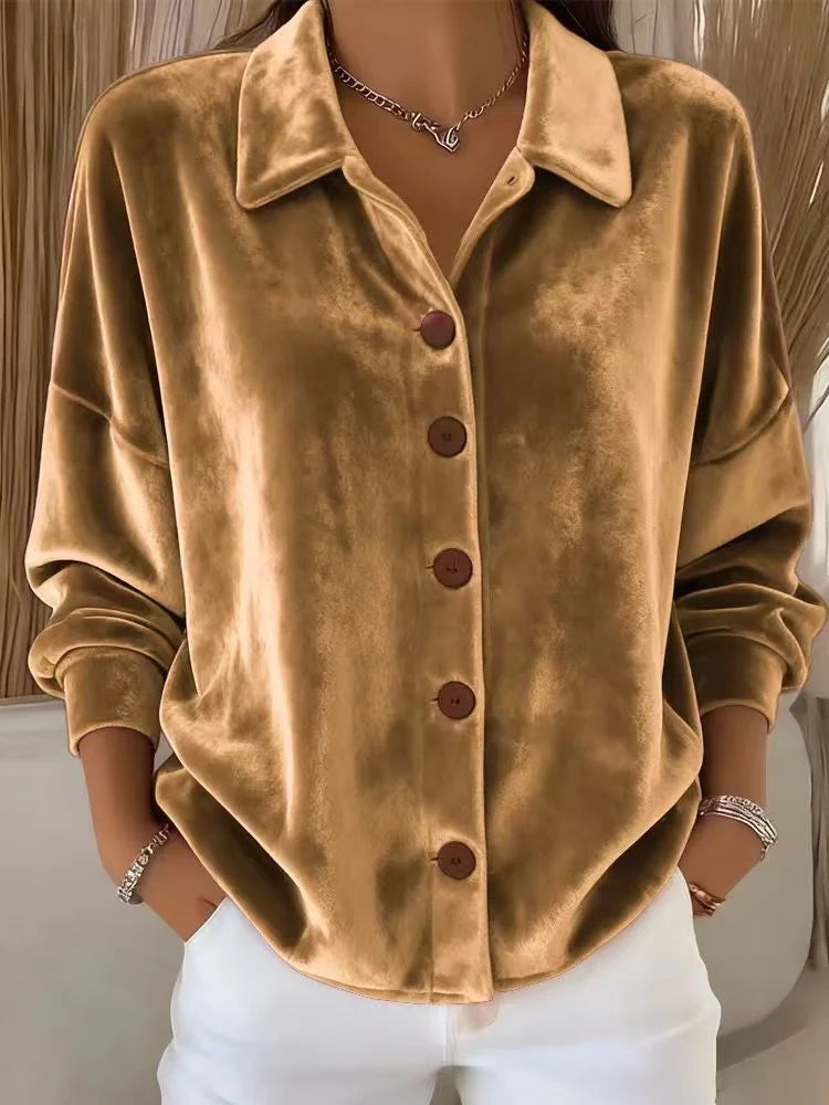 Blusa elegante em veludo com abotoamento simples